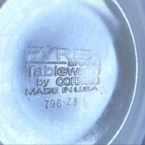 Pyrex Brown Filigree Milk Glass Saucer Plates By Corning  Vintage Made In USA - Picture 11 of 15